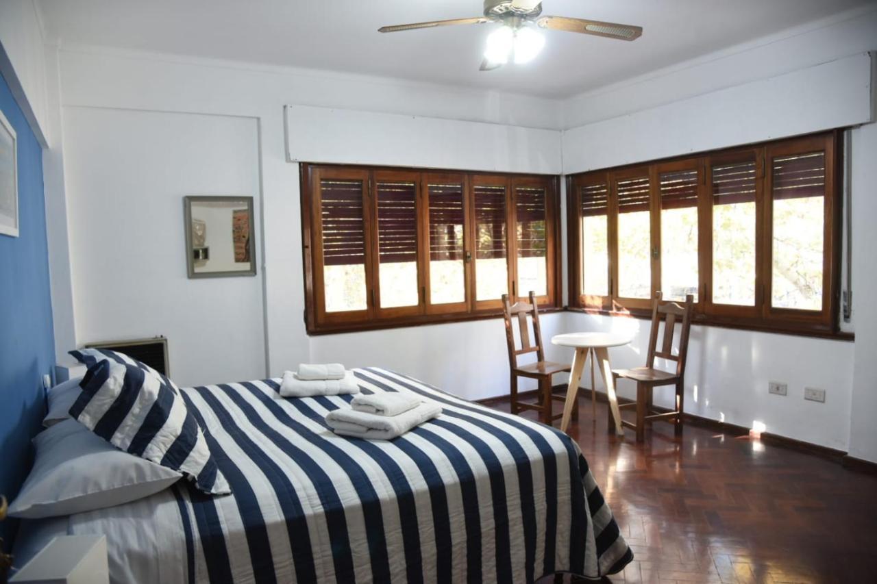 Habitación En España 1512 Pensión Mendoza